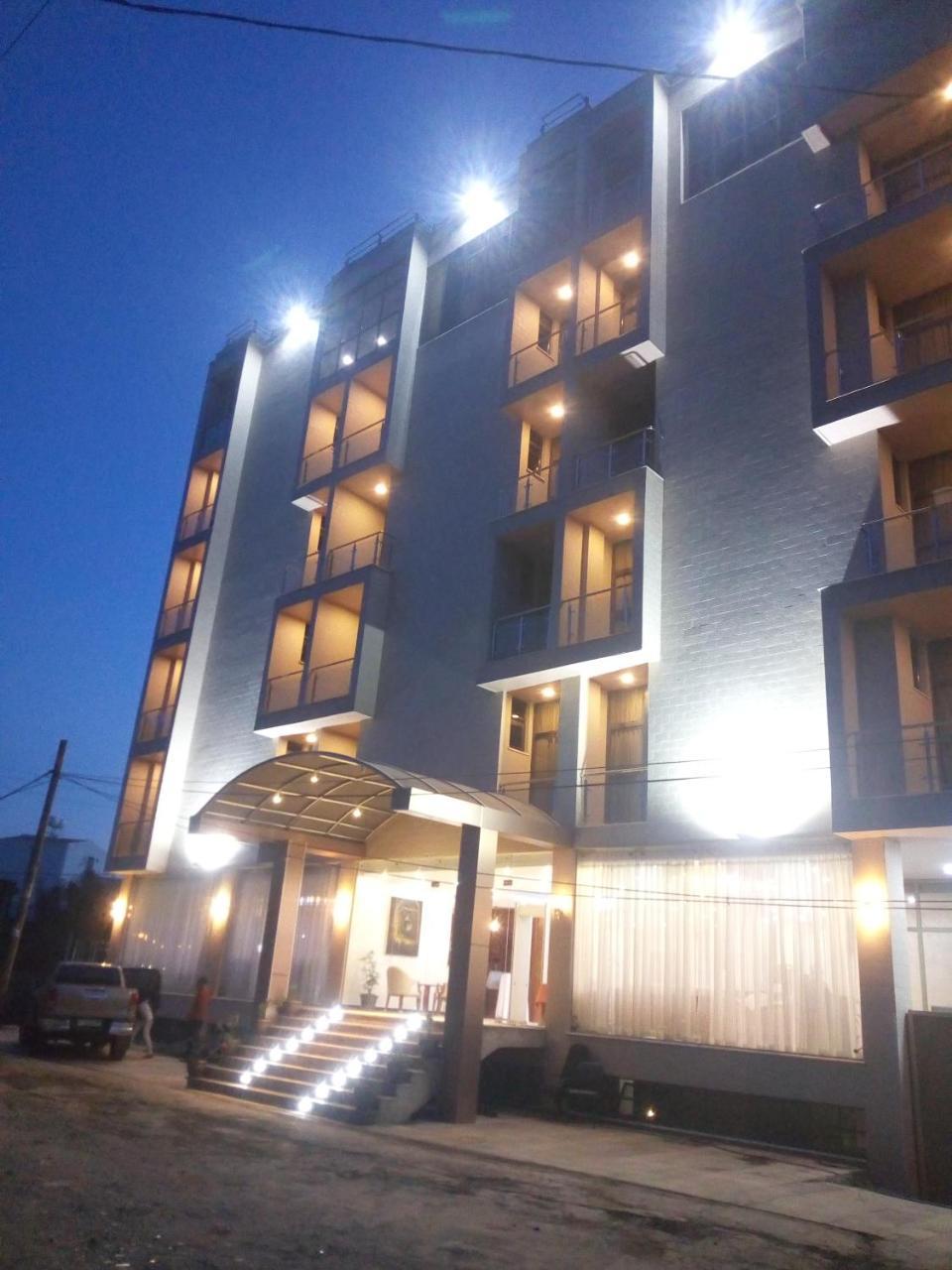 Marcen Addis Hotel Екстериор снимка