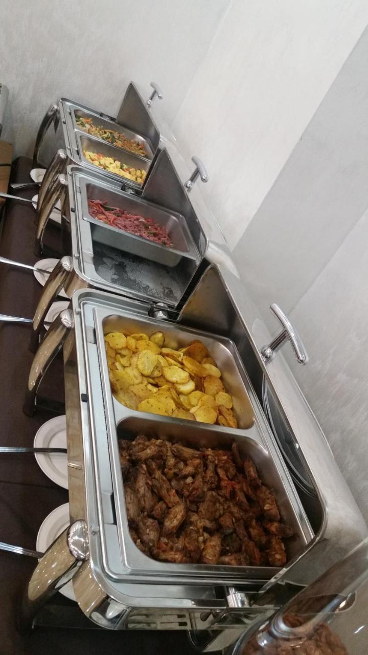 Marcen Addis Hotel Екстериор снимка