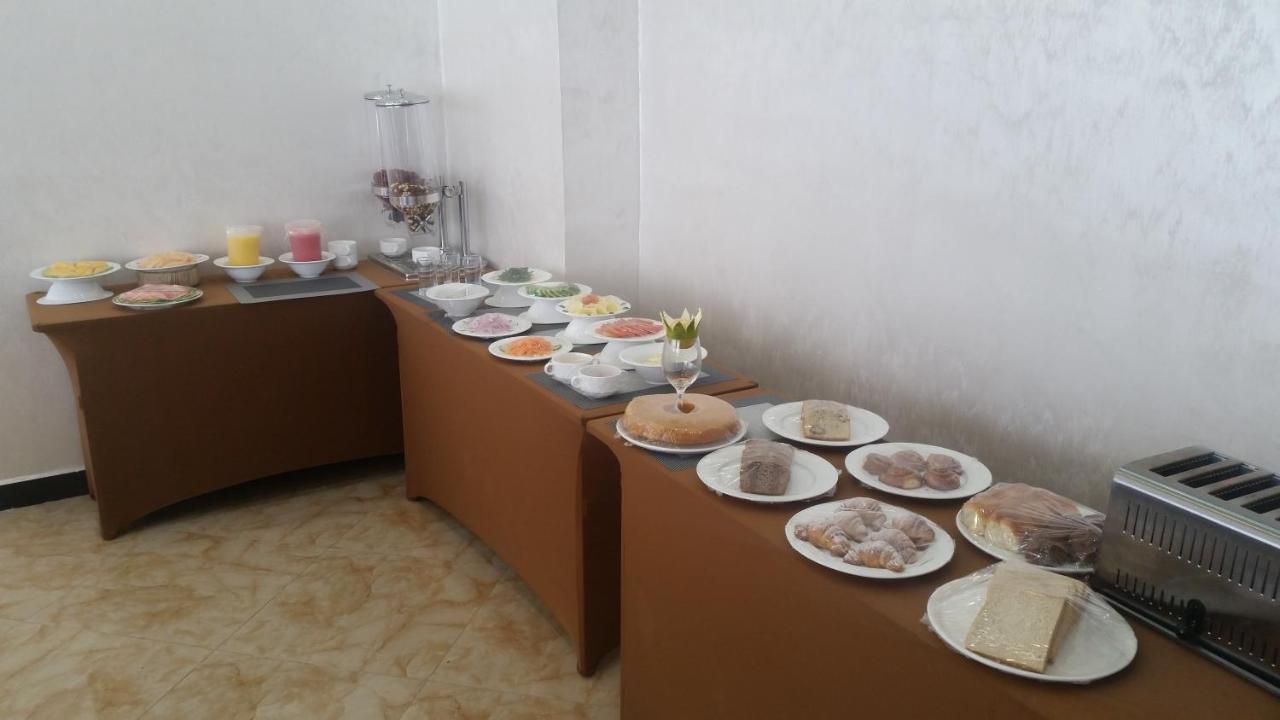 Marcen Addis Hotel Екстериор снимка