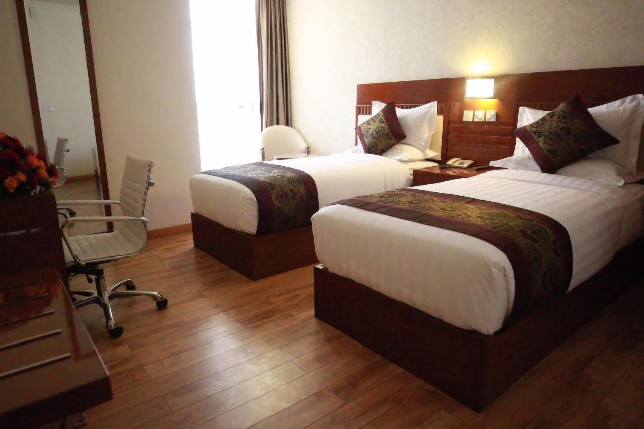 Marcen Addis Hotel Екстериор снимка