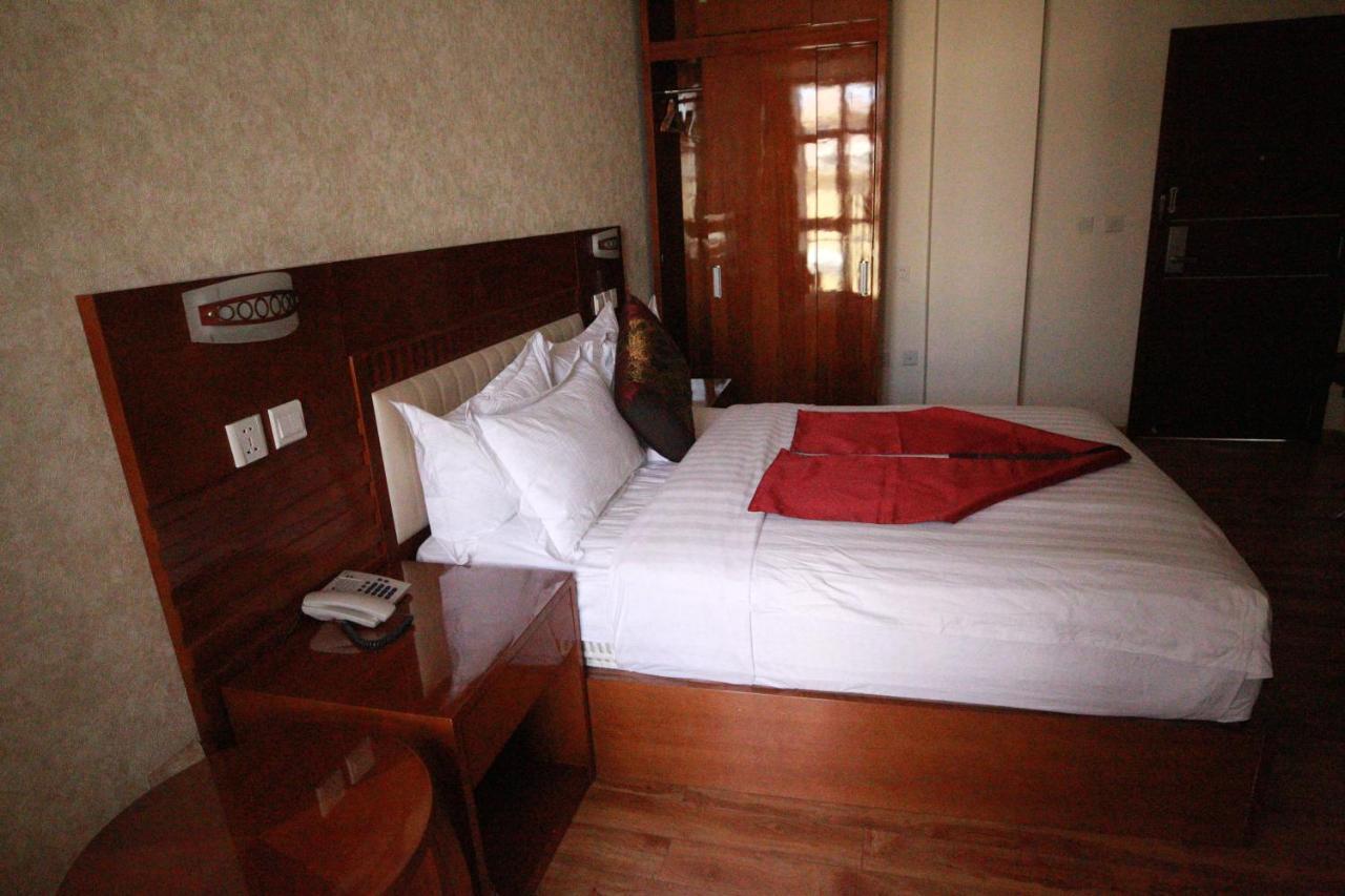 Marcen Addis Hotel Екстериор снимка