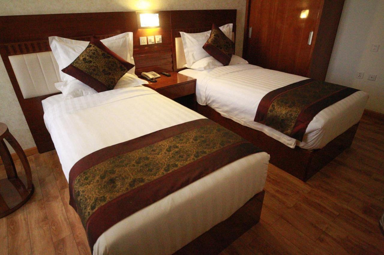 Marcen Addis Hotel Екстериор снимка