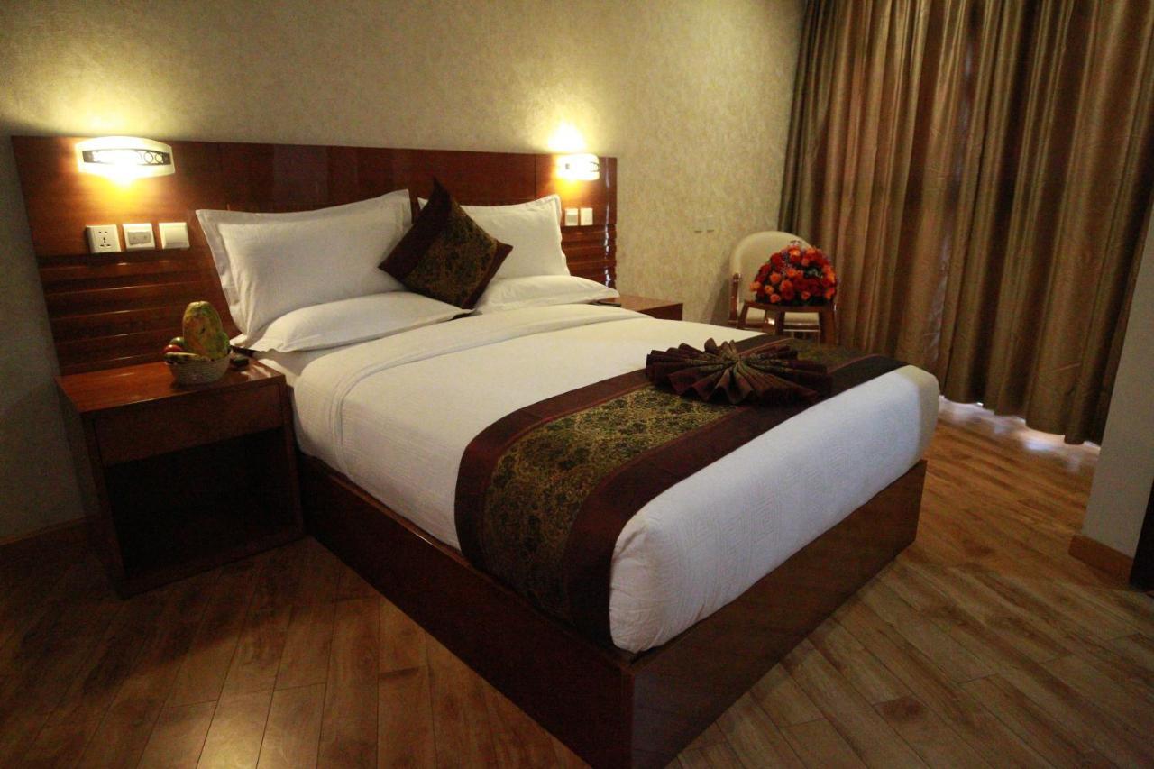 Marcen Addis Hotel Екстериор снимка