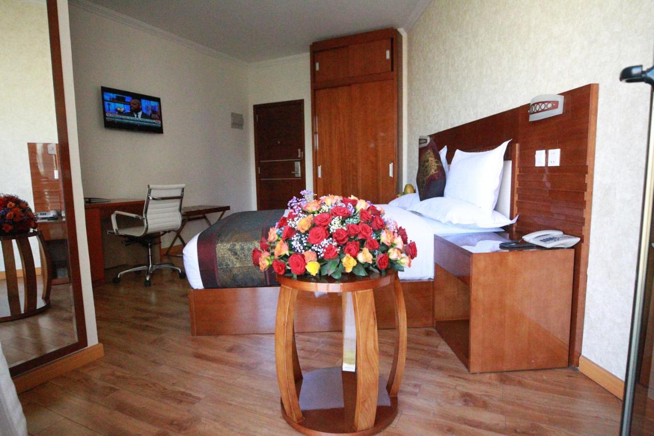 Marcen Addis Hotel Екстериор снимка